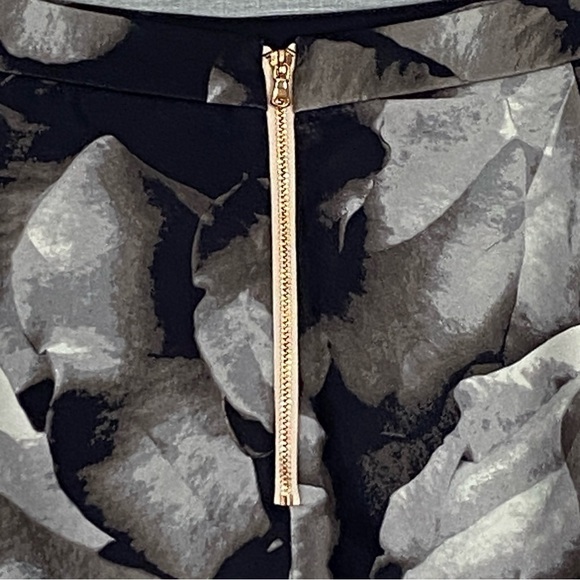 Mossimo Skater Skirt Flare Bottom Sz 14 Greyscale Abstract Pattern Lined - Picture 4 of 6